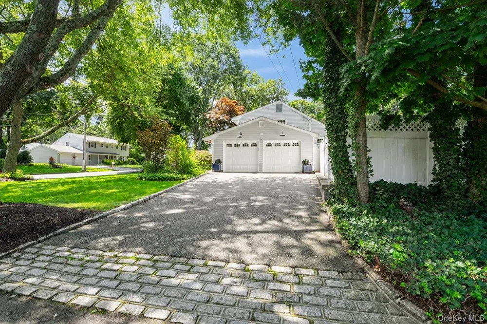 39 Marie Drive Huntington, NY 11743