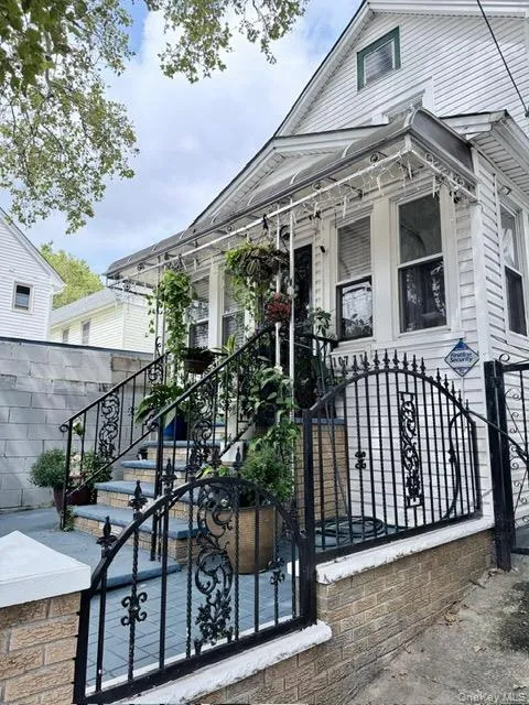 107-11 114th Street Richmond Hill S., NY 11419
