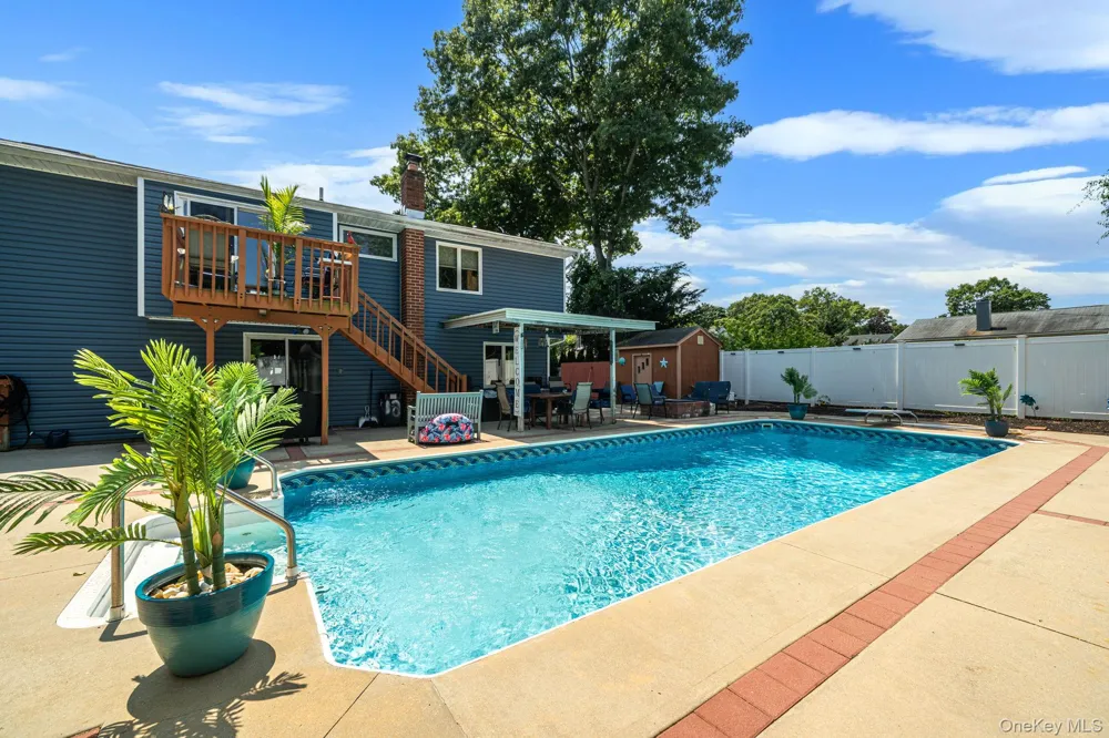 12 Fannie Drive Farmingville, NY 11738
