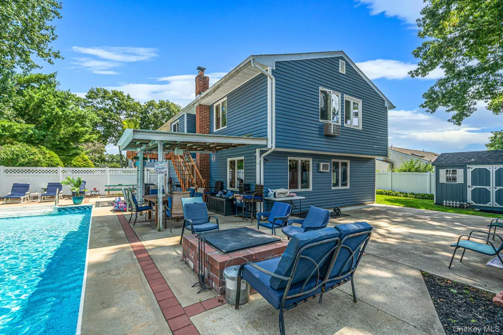 12 Fannie Drive Farmingville, NY 11738