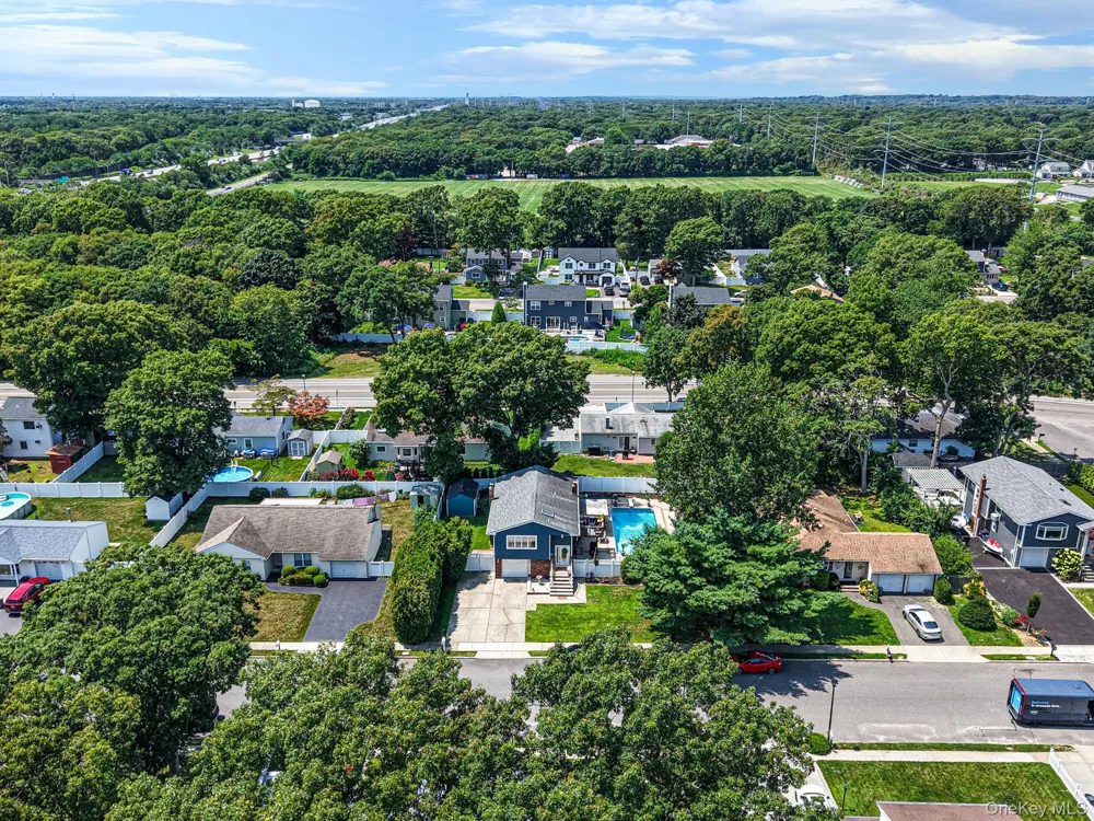 12 Fannie Drive Farmingville, NY 11738