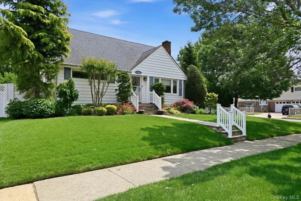 2977 Grand Boulevard Baldwin, NY 11510