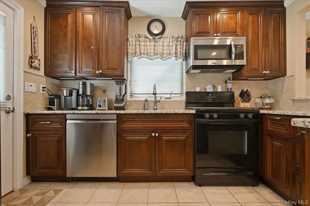 2977 Grand Boulevard Baldwin, NY 11510