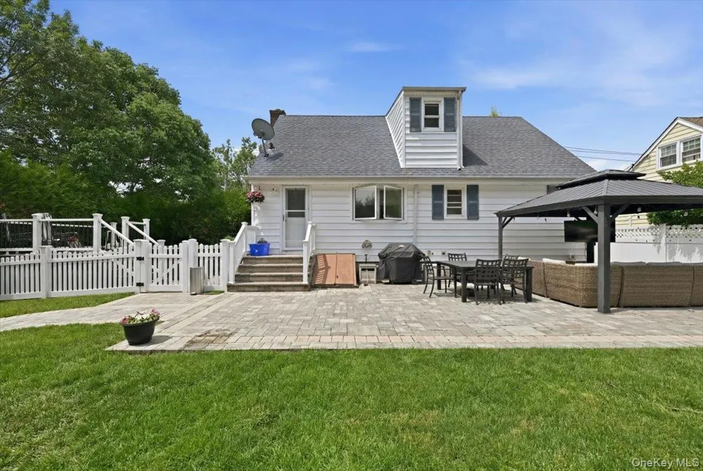 2977 Grand Boulevard Baldwin, NY 11510