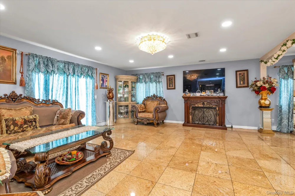 433 Atlantic Avenue Freeport, NY 11520