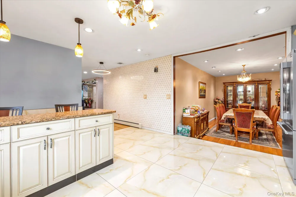 433 Atlantic Avenue Freeport, NY 11520