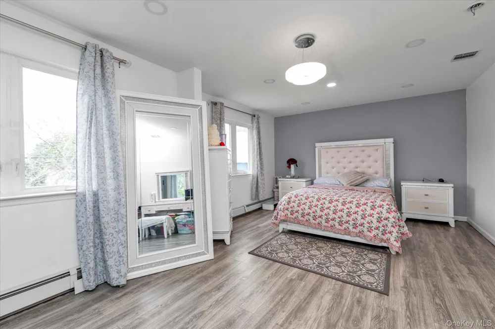 433 Atlantic Avenue Freeport, NY 11520