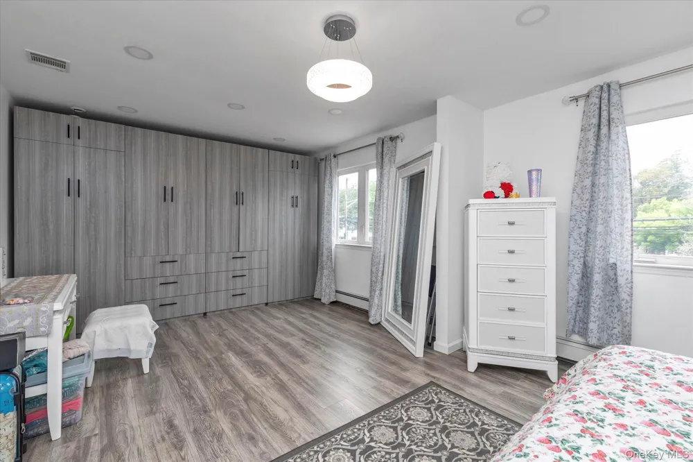 433 Atlantic Avenue Freeport, NY 11520