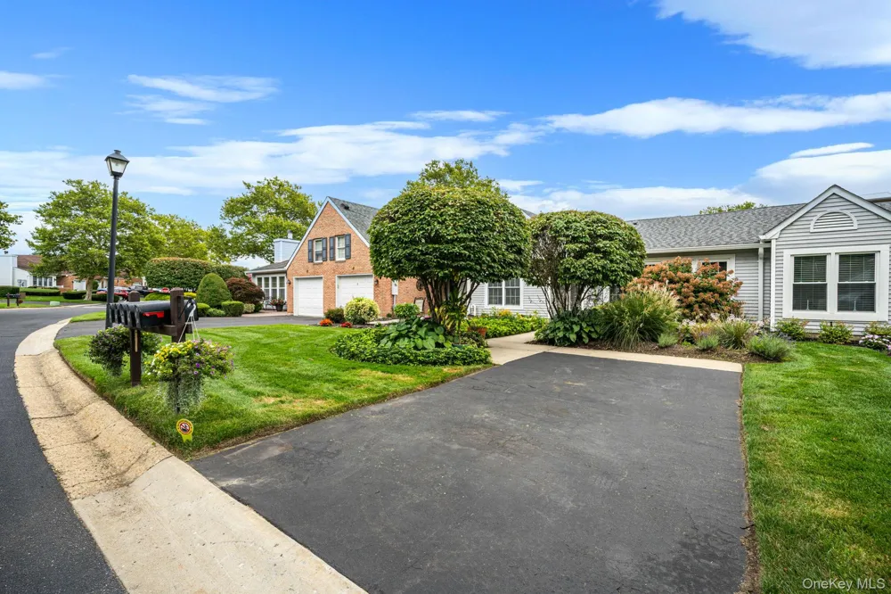 89 Hearthside Drive Mount Sinai, NY 11766