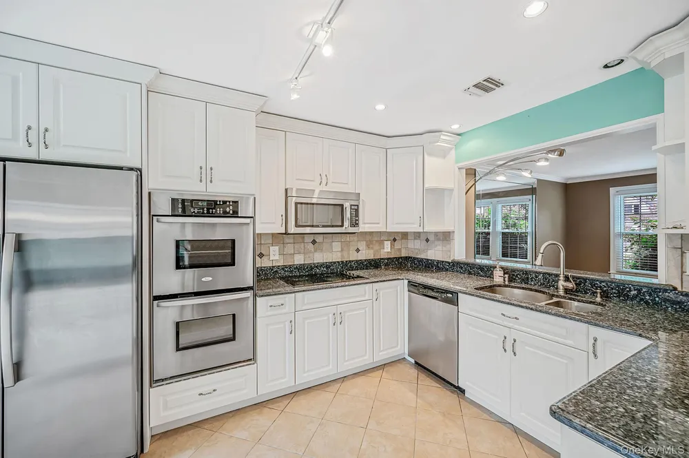 89 Hearthside Drive Mount Sinai, NY 11766
