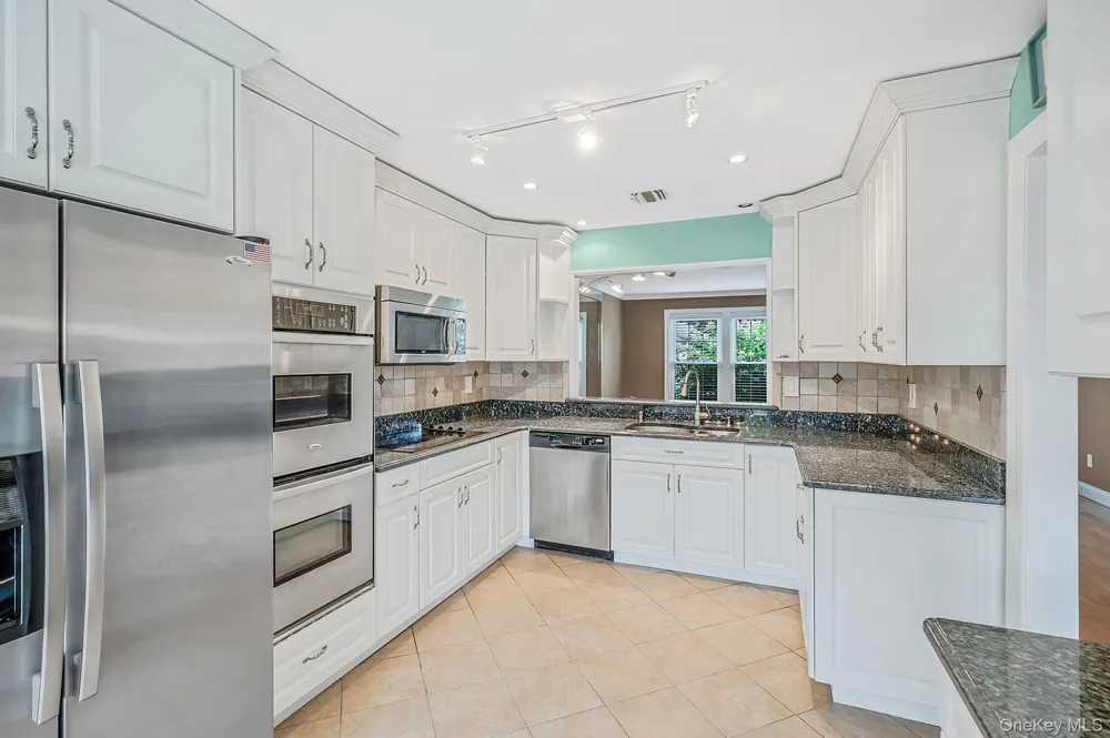 89 Hearthside Drive Mount Sinai, NY 11766