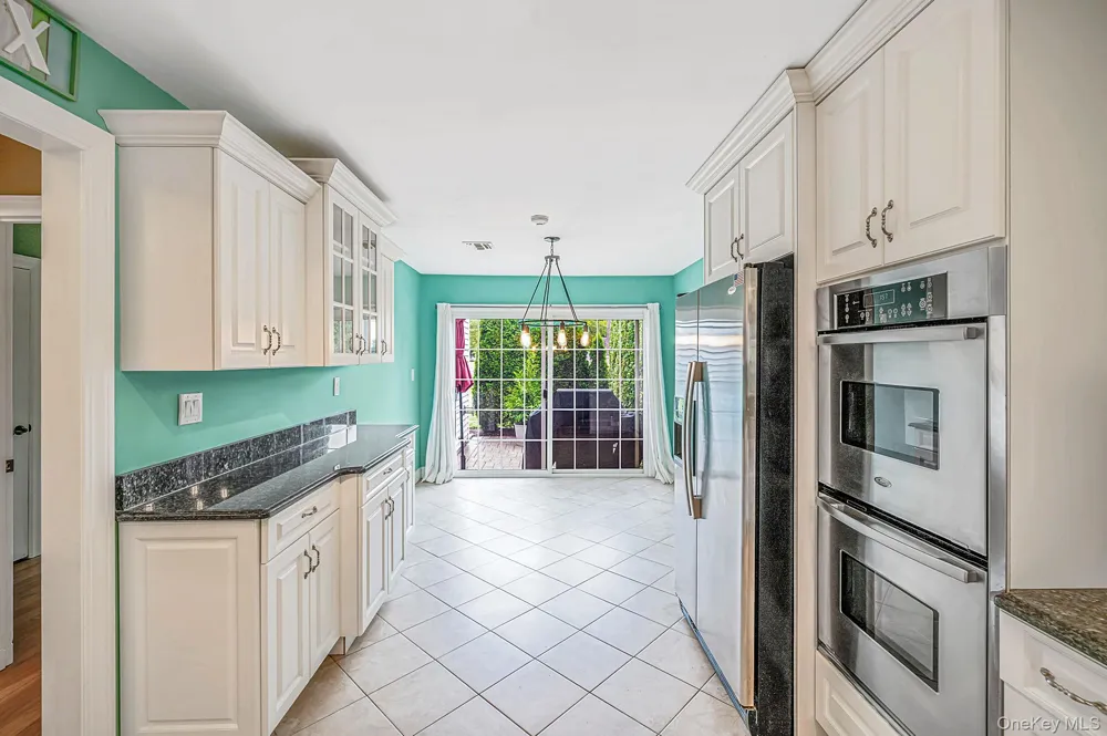 89 Hearthside Drive Mount Sinai, NY 11766