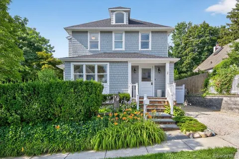 25 Soundview Avenue