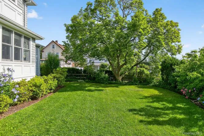 25 Soundview Avenue Locust Valley, NY 11560