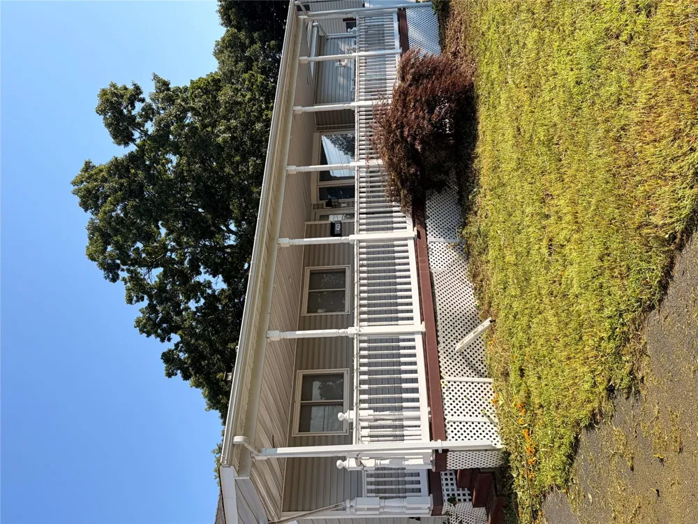 423 Elmwood Street Islip Terrace, NY 11752