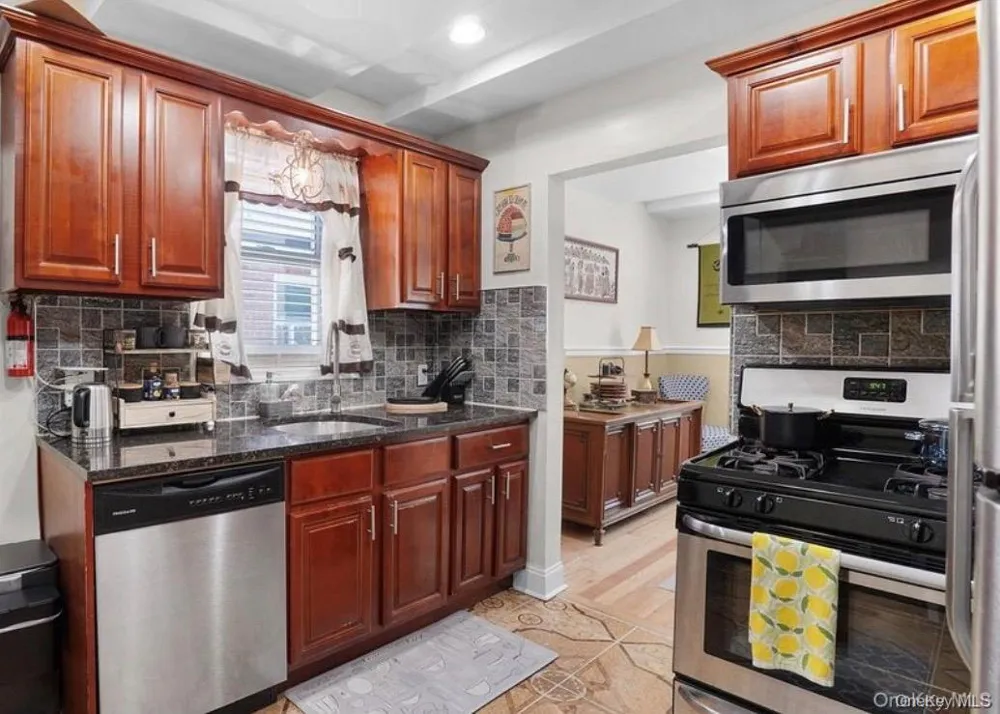 172-17 Amelia Road Jamaica, NY 11434