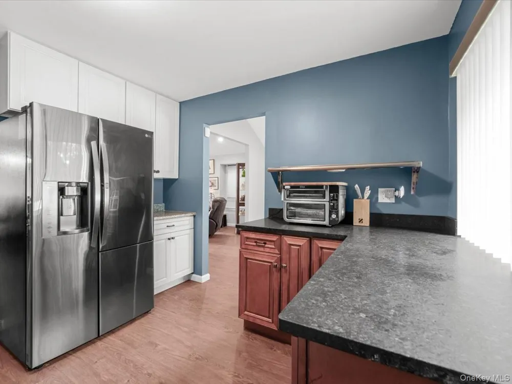 112 Dari Drive Holbrook, NY 11741