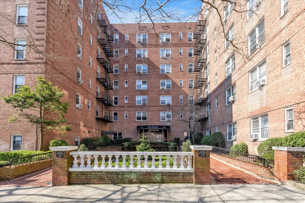 67-12 Yellowstone Blvd #F18 Forest Hills, NY 11375