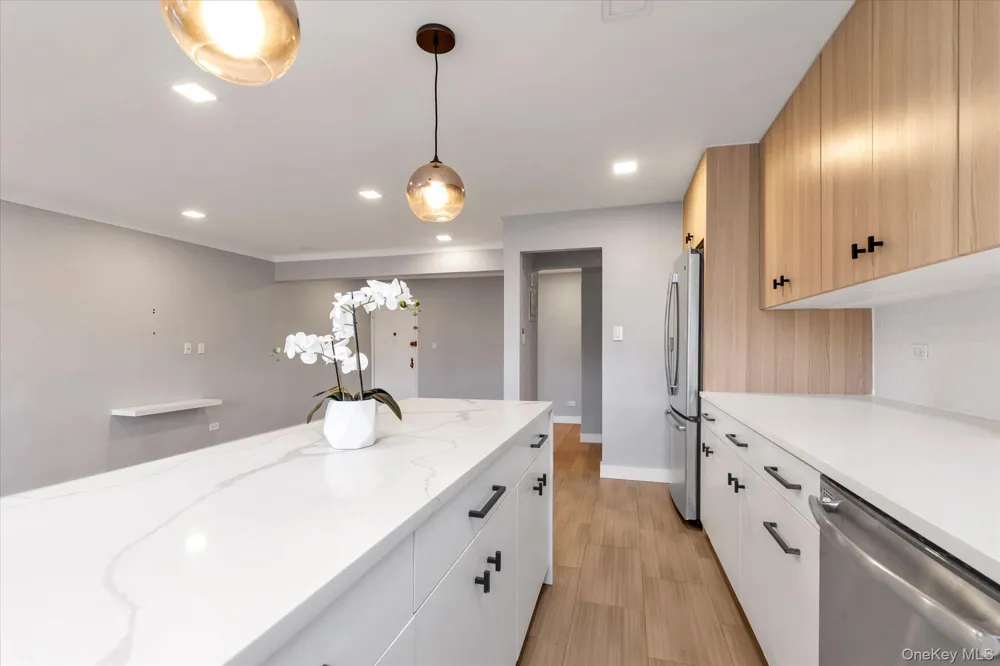 67-12 Yellowstone Blvd #F18 Forest Hills, NY 11375