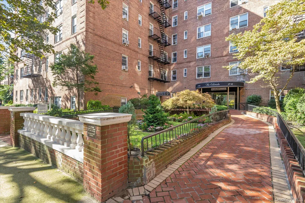 67-12 Yellowstone Blvd #F18 Forest Hills, NY 11375