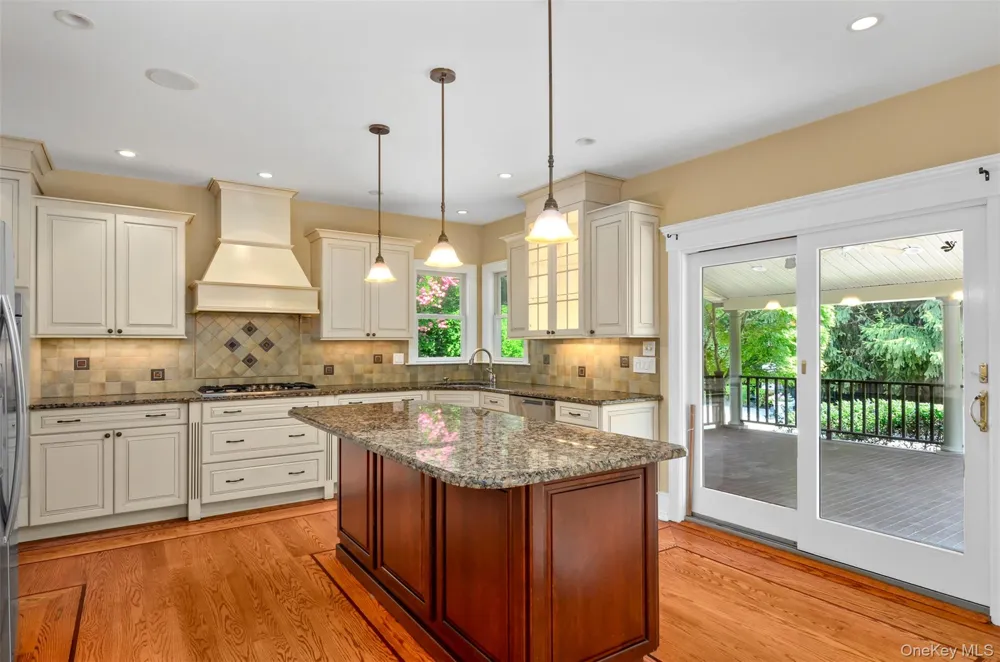811 Canal Road Mount Sinai, NY 11766