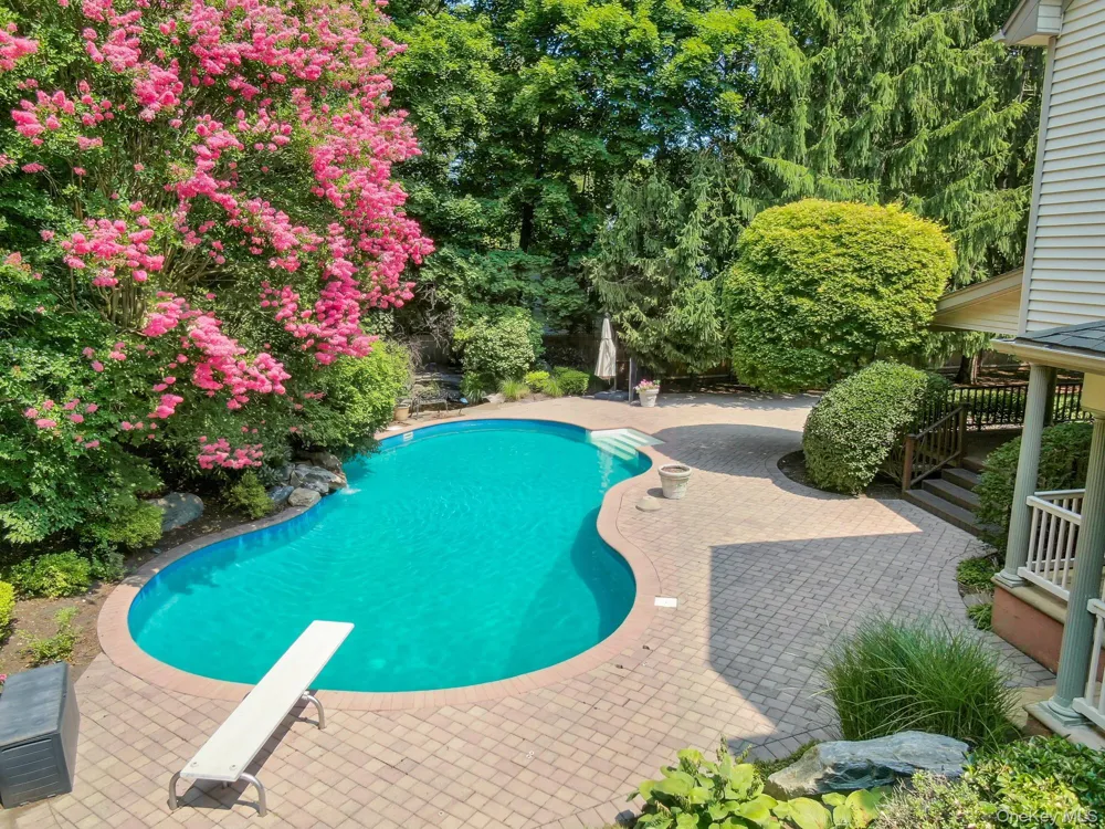 811 Canal Road Mount Sinai, NY 11766