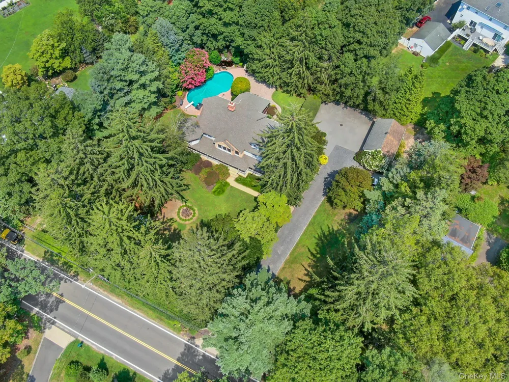 811 Canal Road Mount Sinai, NY 11766