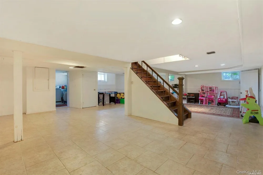 18 Addison Lane Greenvale, NY 11548