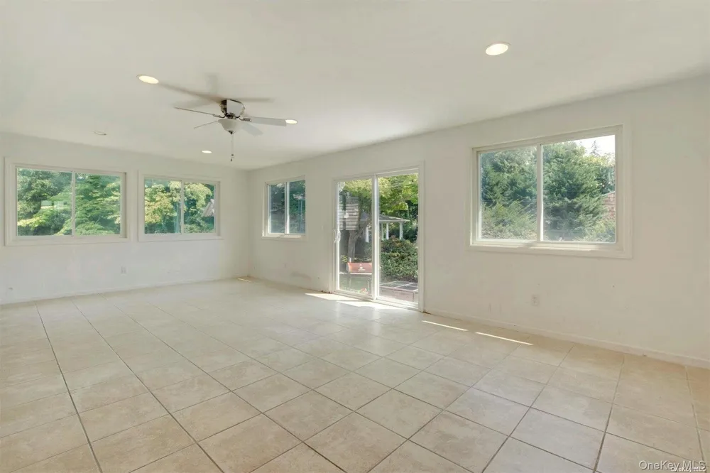 18 Addison Lane Greenvale, NY 11548