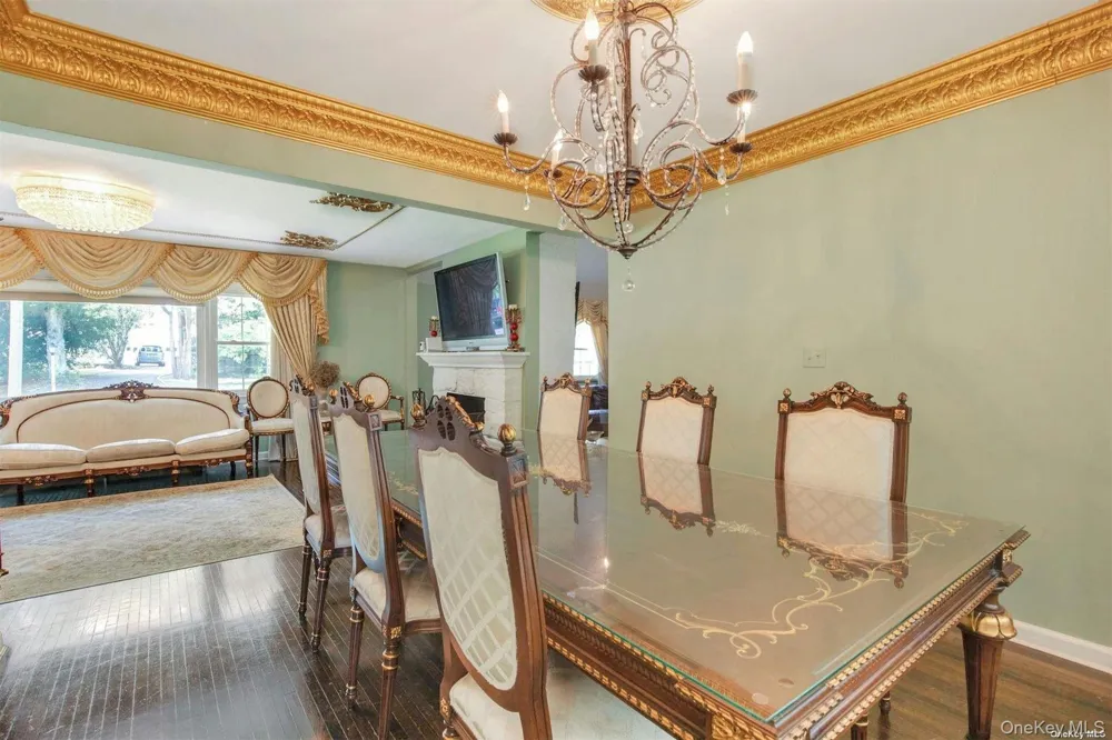 18 Addison Lane Greenvale, NY 11548