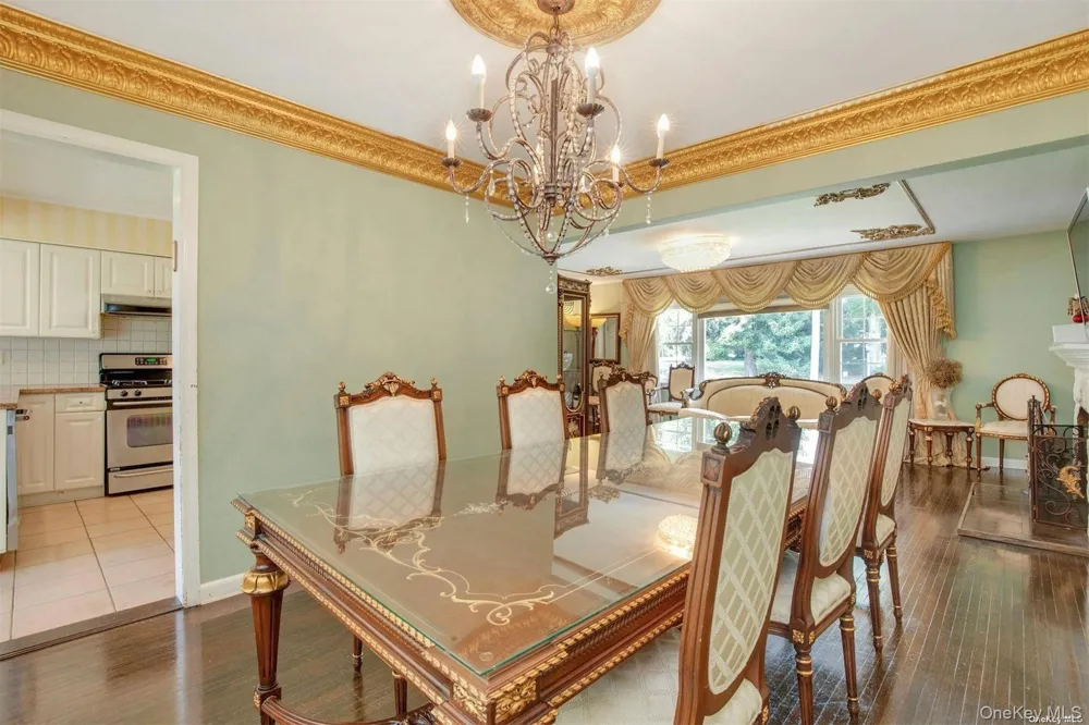 18 Addison Lane Greenvale, NY 11548
