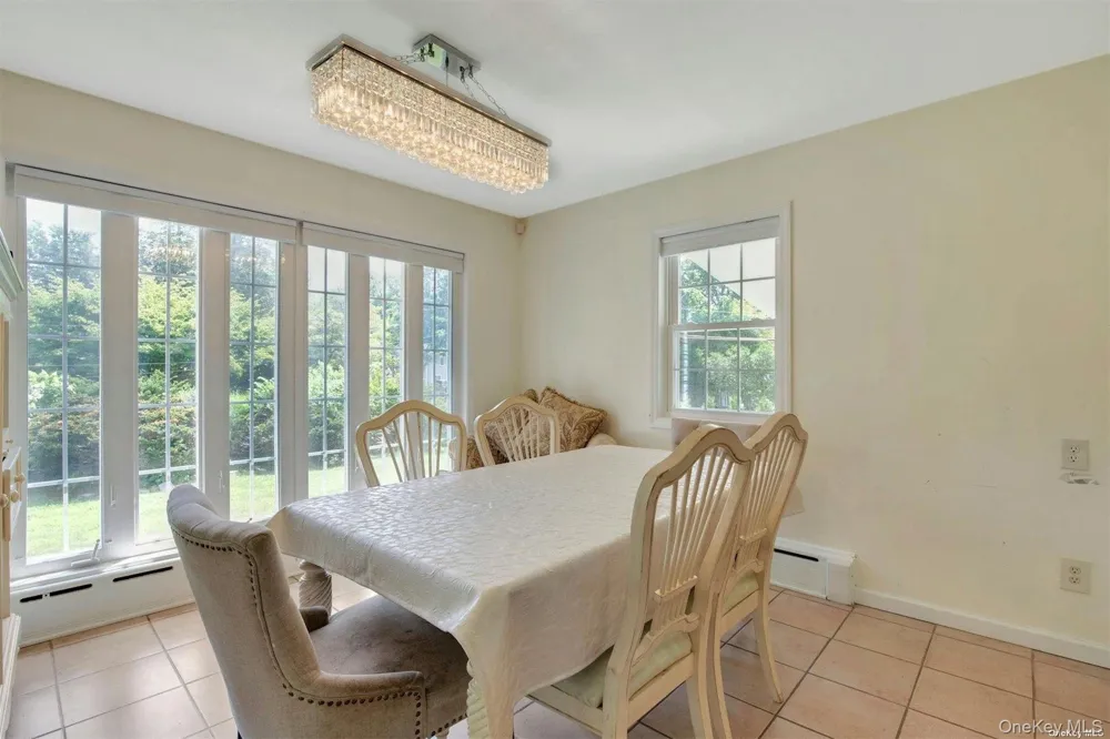 18 Addison Lane Greenvale, NY 11548