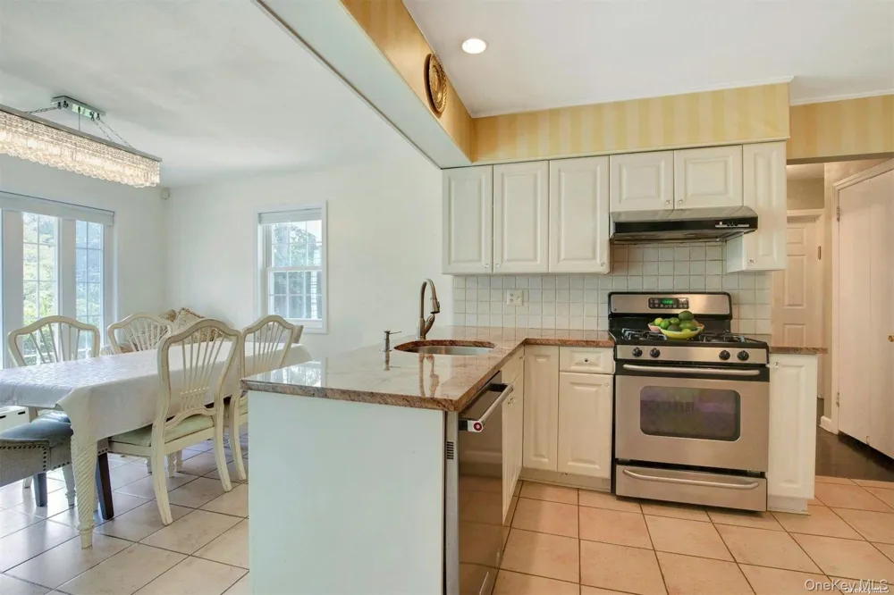 18 Addison Lane Greenvale, NY 11548