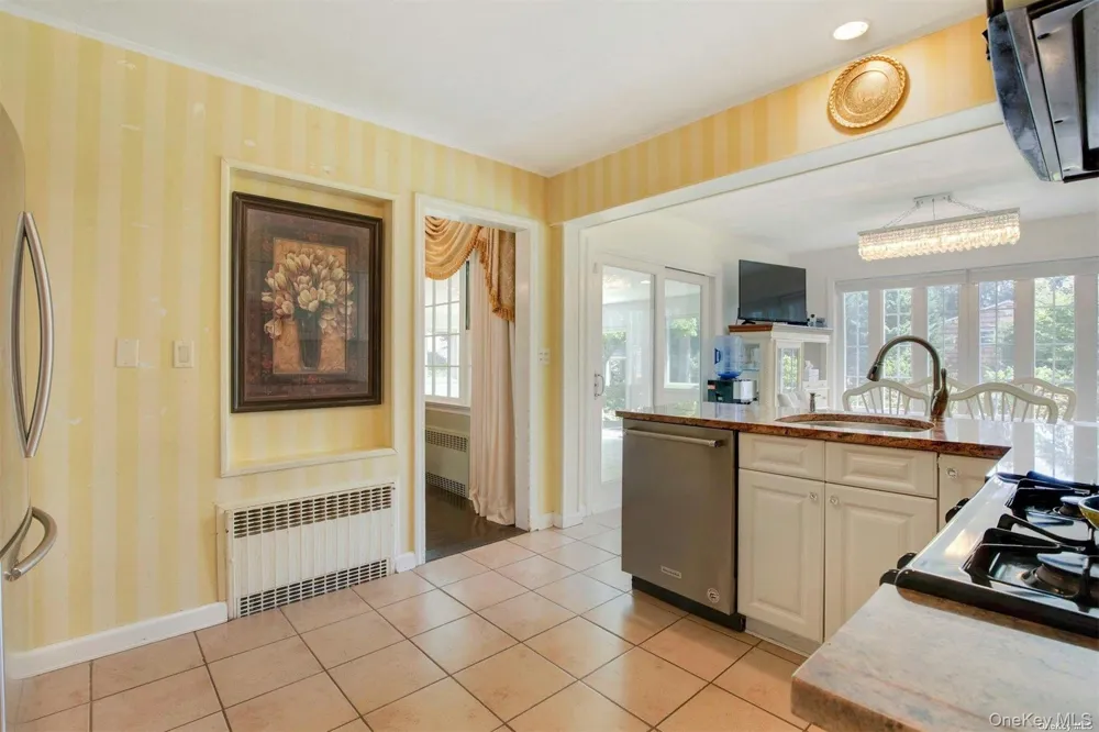 18 Addison Lane Greenvale, NY 11548