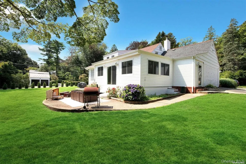 18 Addison Lane Greenvale, NY 11548