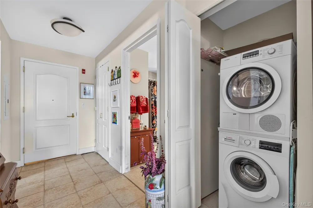 50 Merrick Avenue #423 East Meadow, NY 11554