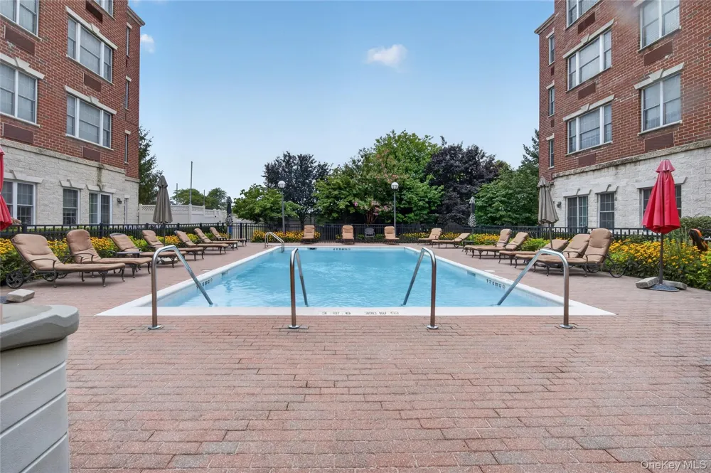 50 Merrick Avenue #423 East Meadow, NY 11554