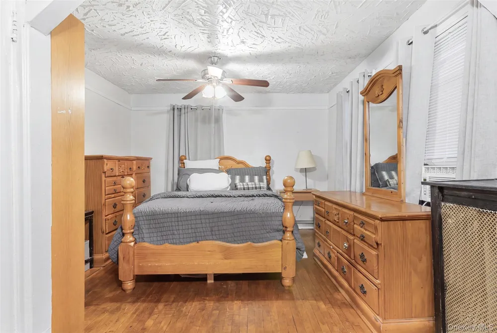 24102 142nd Avenue Rosedale, NY 11422