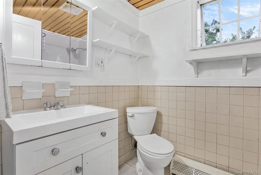 24102 142nd Avenue Rosedale, NY 11422