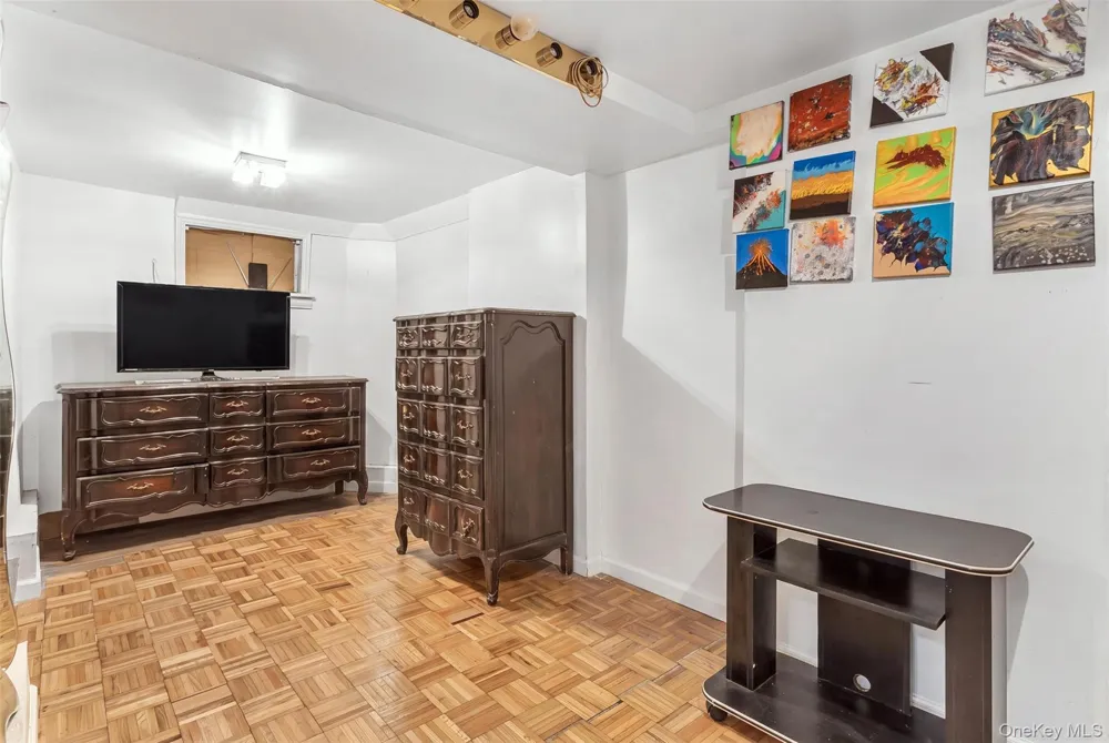 24102 142nd Avenue Rosedale, NY 11422