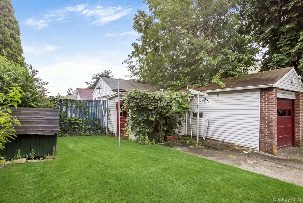 24102 142nd Avenue Rosedale, NY 11422