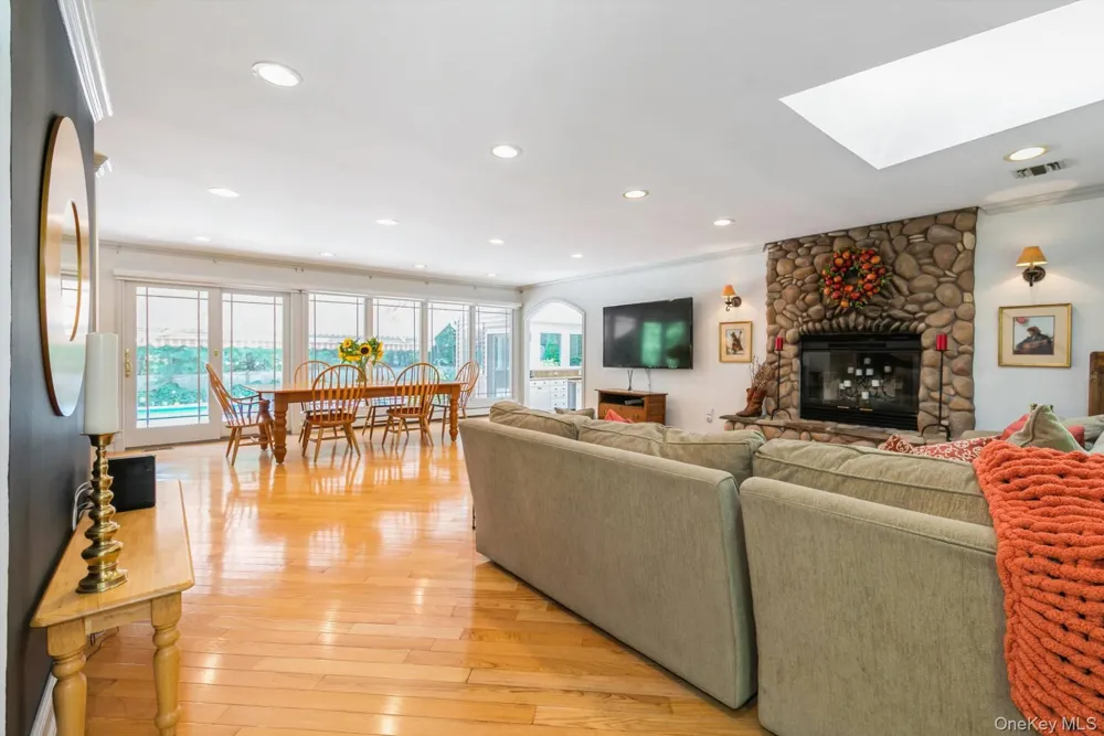 10 W Landing Road Hampton Bays, NY 11946