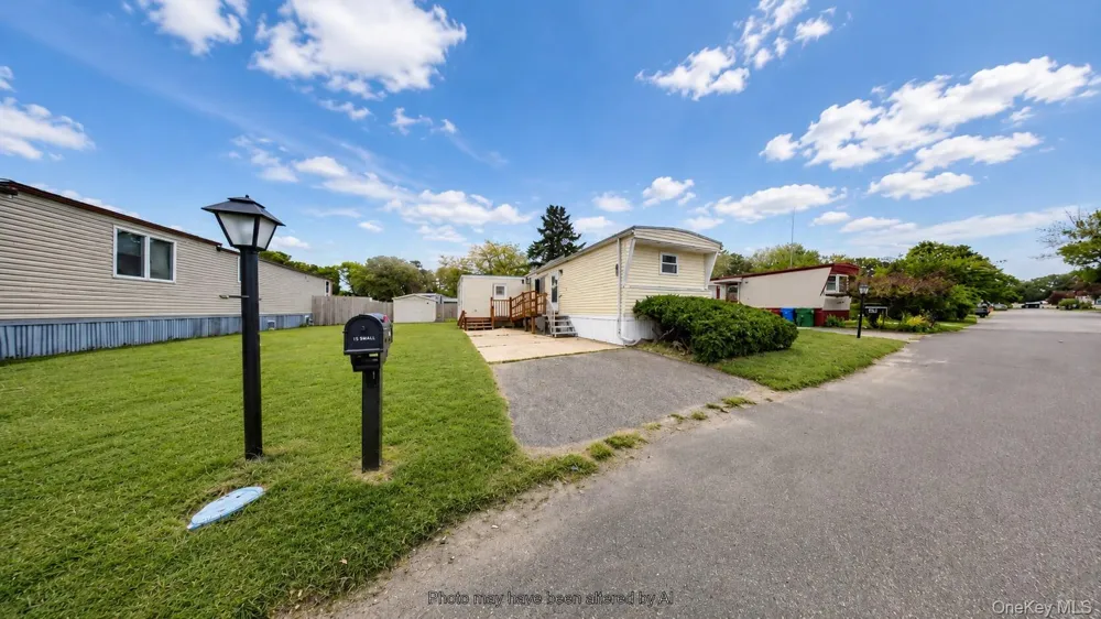 39 Valley Forge Drive Bohemia, NY 11716