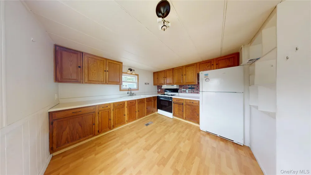 39 Valley Forge Drive Bohemia, NY 11716
