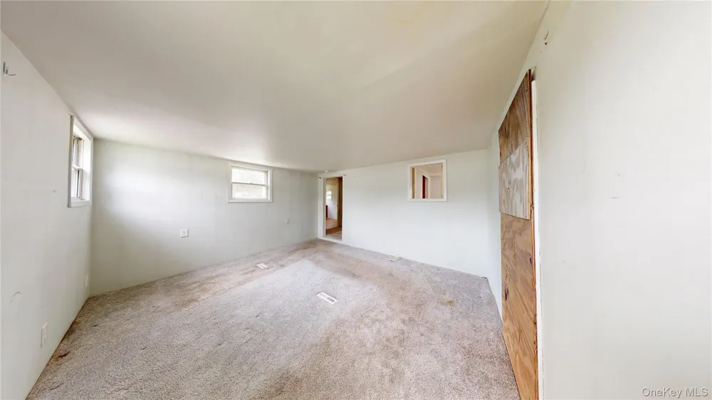 39 Valley Forge Drive Bohemia, NY 11716