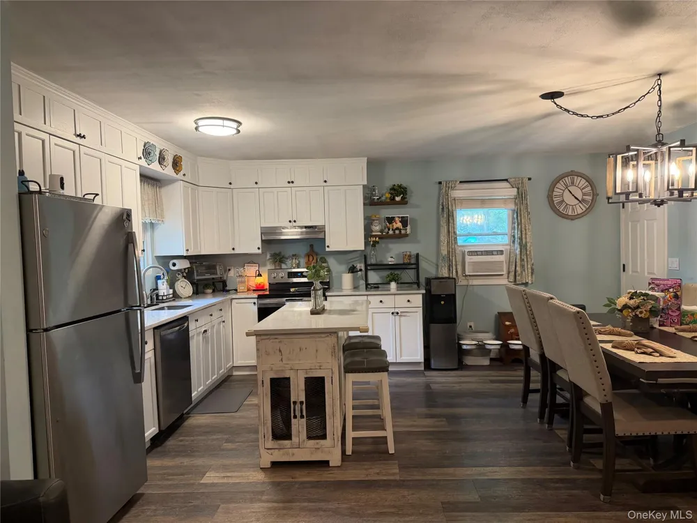 59 Pennant Drive Mastic Beach, NY 11951