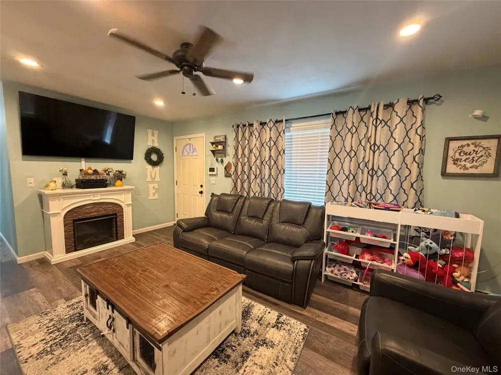 59 Pennant Drive Mastic Beach, NY 11951