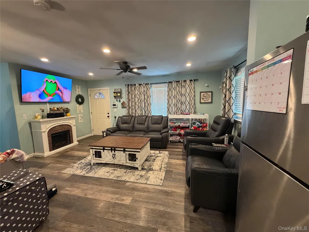 59 Pennant Drive Mastic Beach, NY 11951