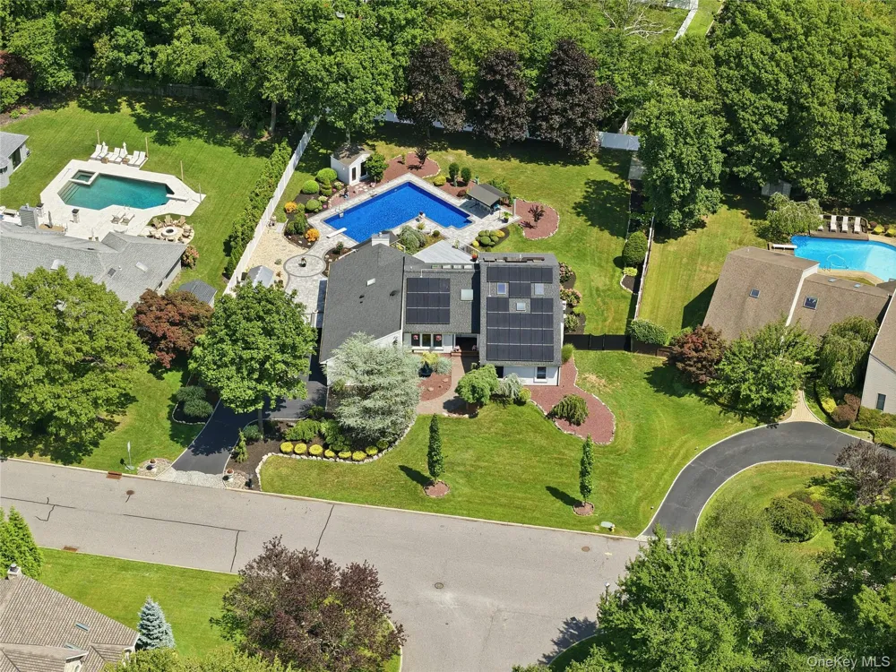31 Deer Run East Islip, NY 11730