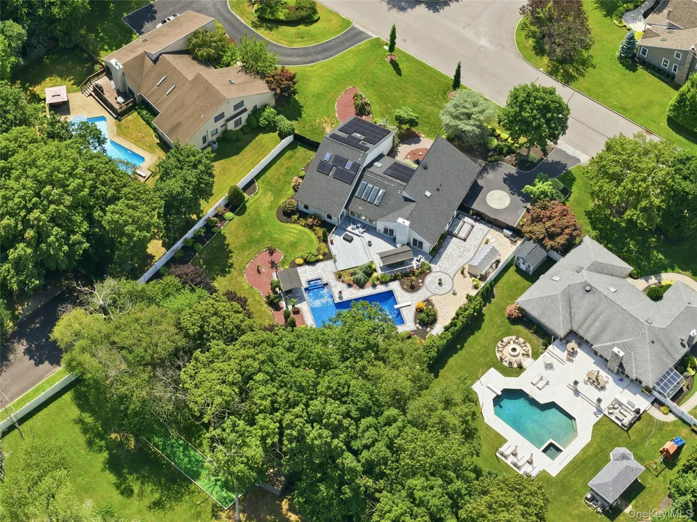 31 Deer Run East Islip, NY 11730